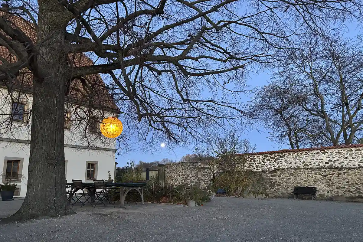 Lindenhof Michaelis – Urlaub im historischen Gutshof – der Mond ist aufgegangen